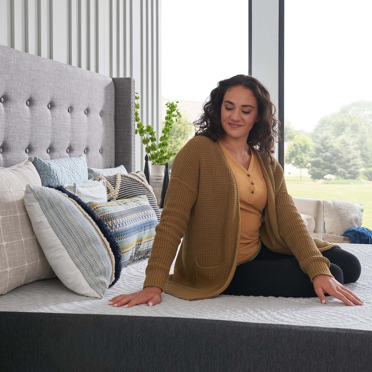 10 Inch Hybrid Queen Mattress C36850