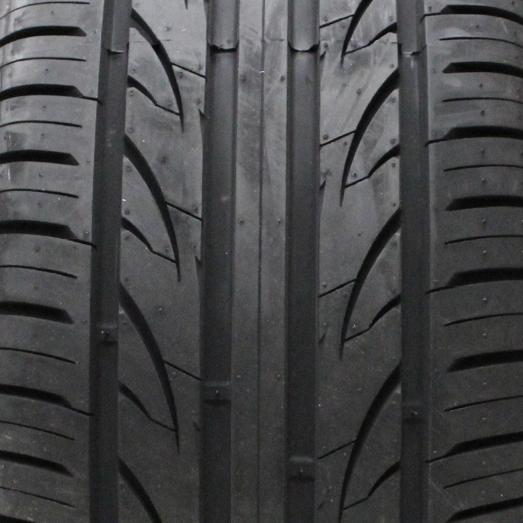 235/50ZR18 Passenger Tire B685857