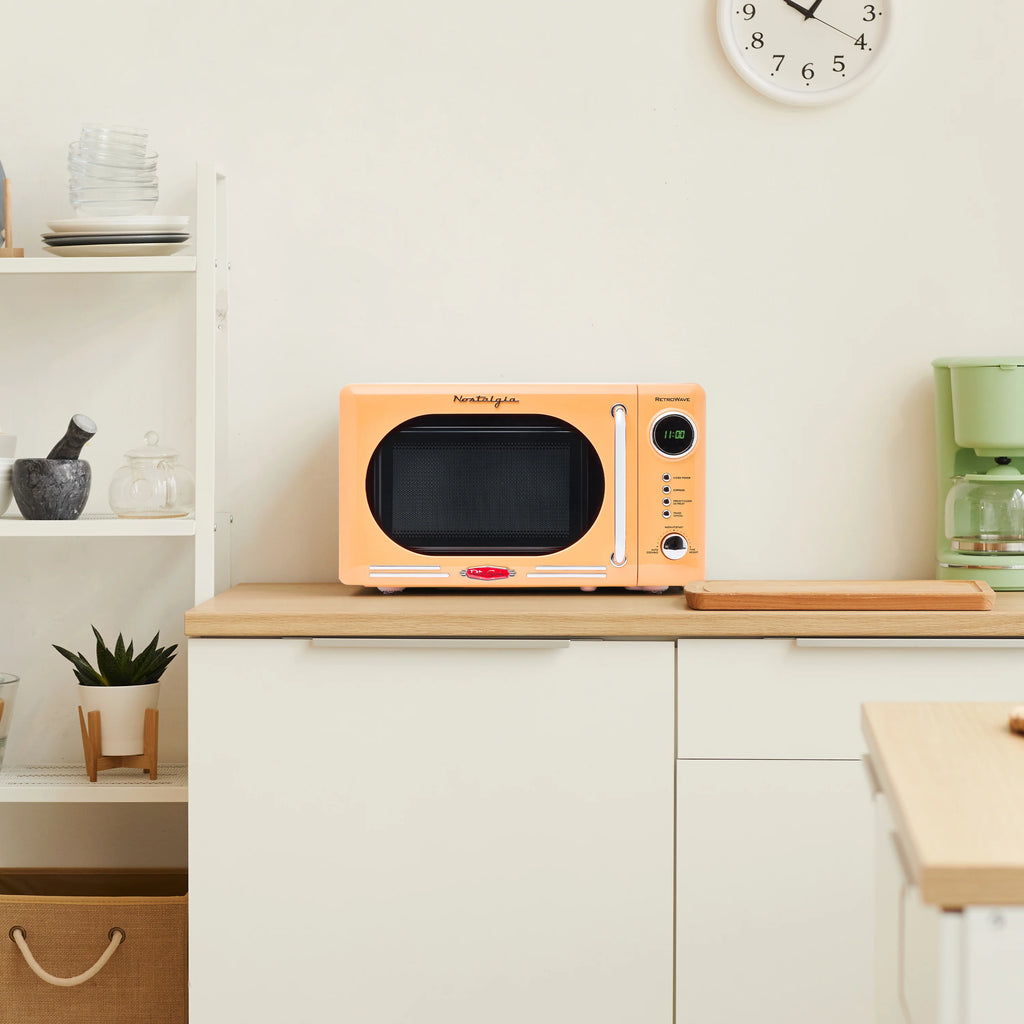 0.7 Cubic Foot 700-Watt Countertop Microwave Oven T760